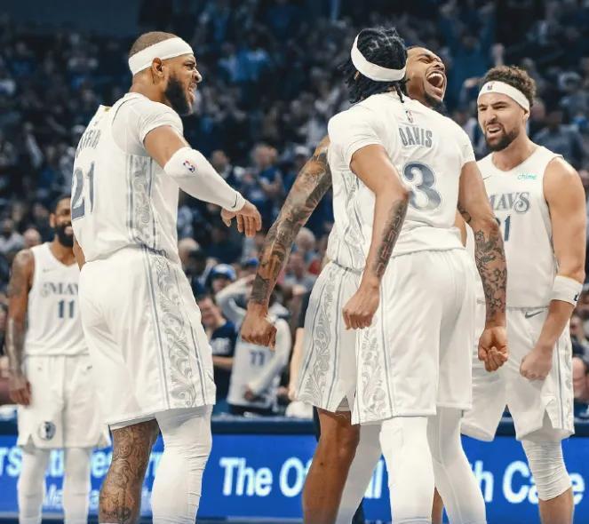 独行侠逆转步行者,浓眉哥点燃赛场 独行侠逆转步行者,浓眉哥点燃赛场