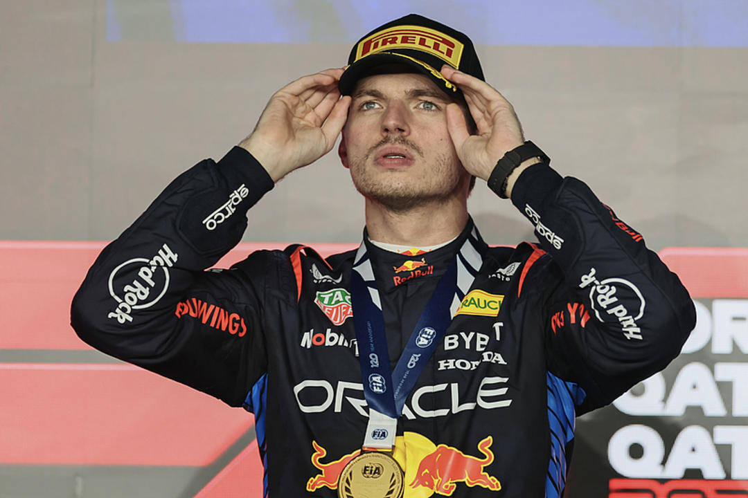 阿斯顿马丁翻盘红牛车队，维斯塔潘扛起全队