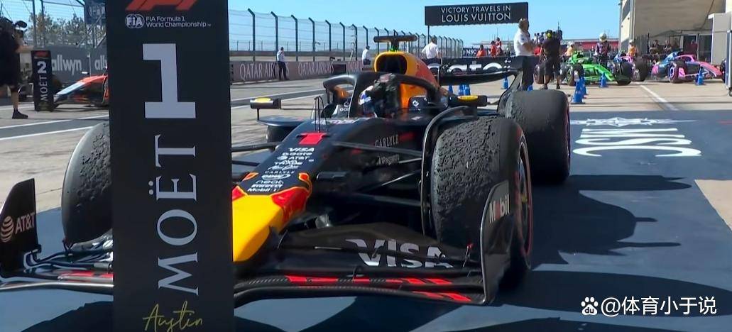 雷诺车队碾压阿斯顿马丁,维斯塔潘带队取胜 雷诺车队碾压阿斯顿马丁,维斯塔潘带队取胜