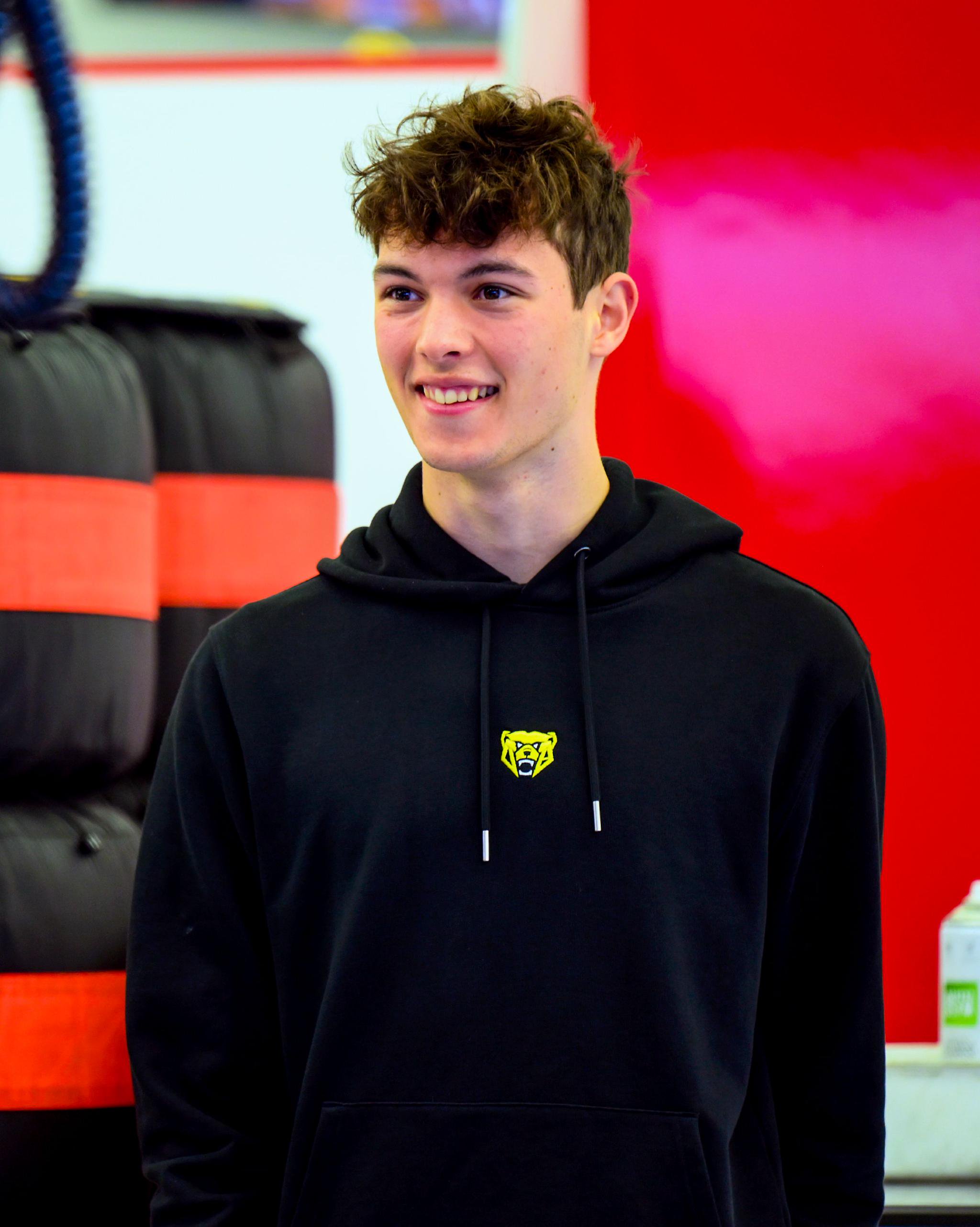 哈斯车队完胜雷诺车队,塞恩斯高光表现 哈斯车队完胜雷诺车队,塞恩斯高光表现