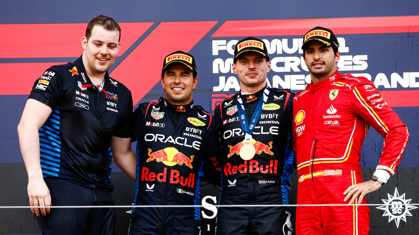 雷诺车队碾压红牛车队,塞恩斯带队取胜 雷诺车队碾压红牛车队,塞恩斯带队取胜