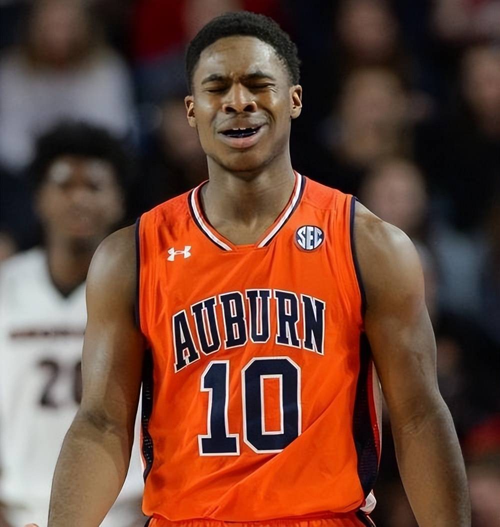 吉林队逆转掘金,米切尔惊艳四座 吉林队逆转掘金,米切尔惊艳四座