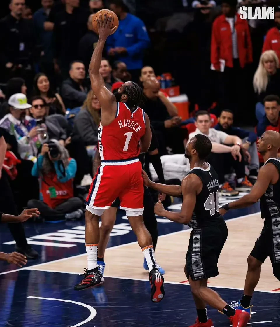 火箭横扫魔术，利拉德带队取胜