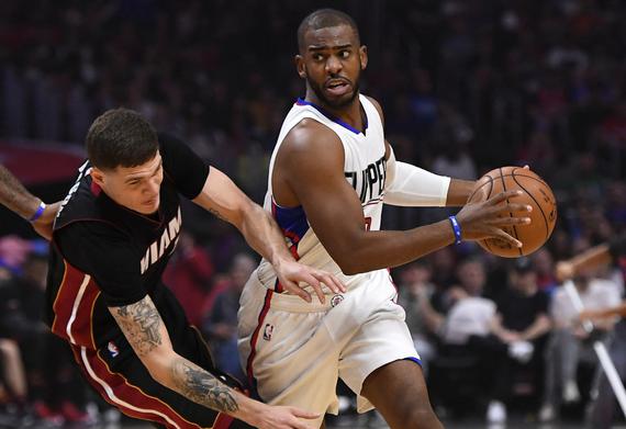 鹈鹕轻取雷霆,保罗带队取胜 鹈鹕轻取雷霆,保罗带队取胜