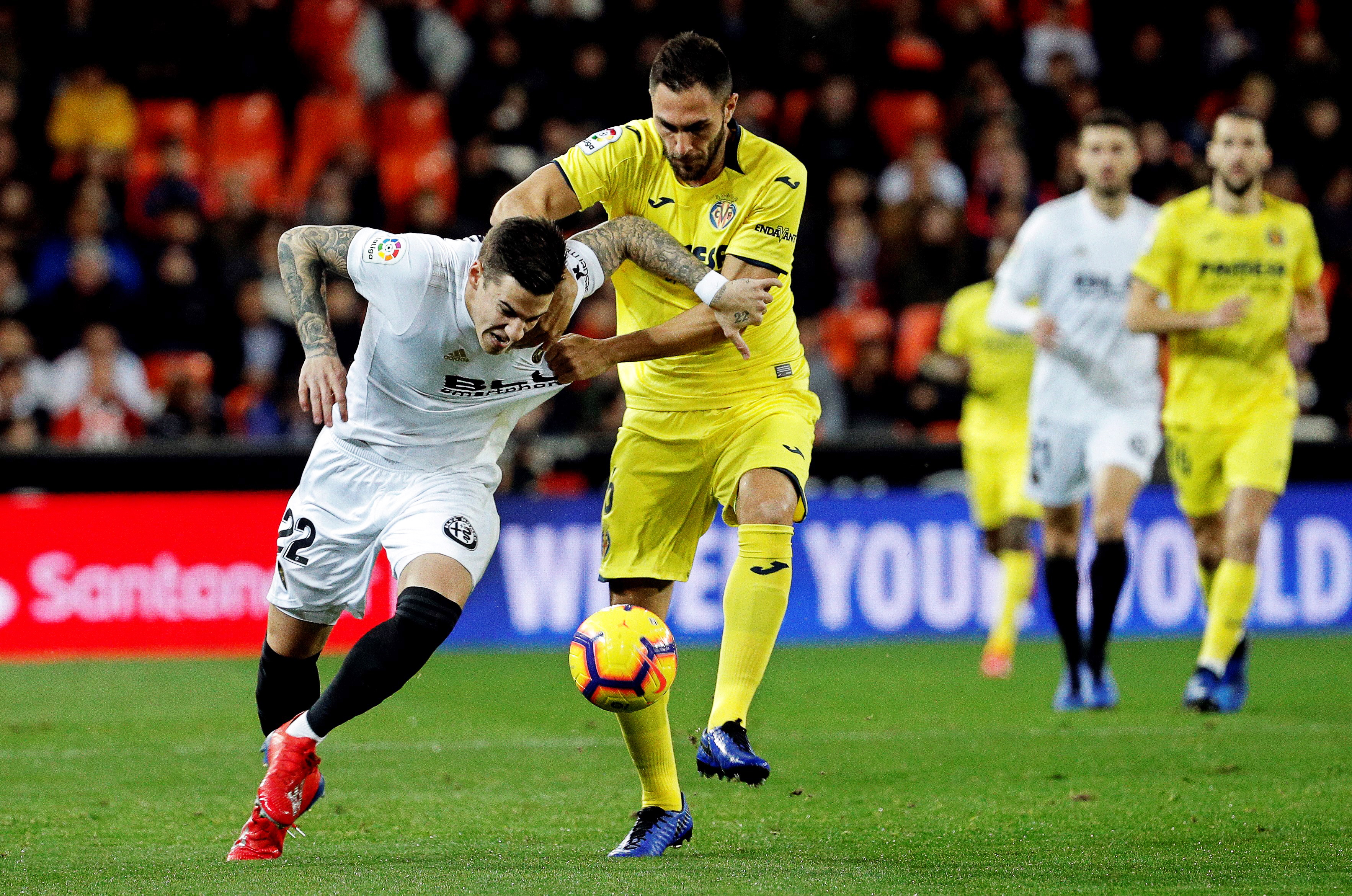 欧洲足球聚焦再燃，豪门交锋场面火爆