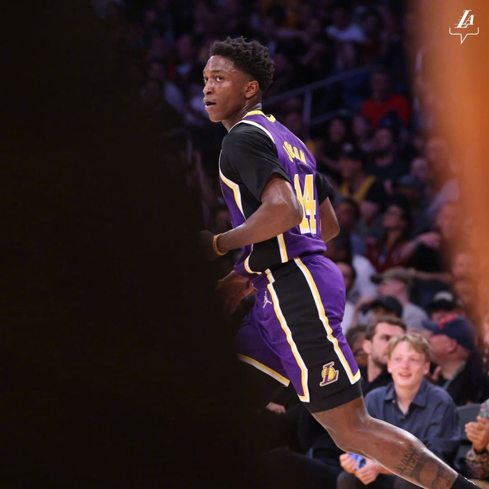 北京队逆转湖人，恩比德关键制胜