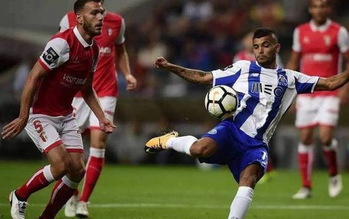 尤文图斯凭借定位球绝杀，晋级四强，全队欢呼雀跃