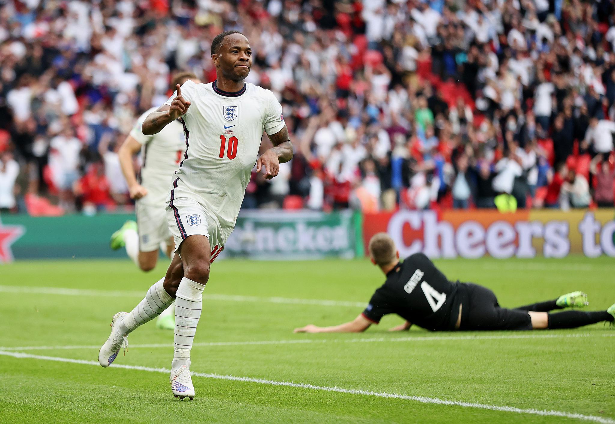 日本队绝杀英格兰队，奥恰洛夫统治全场