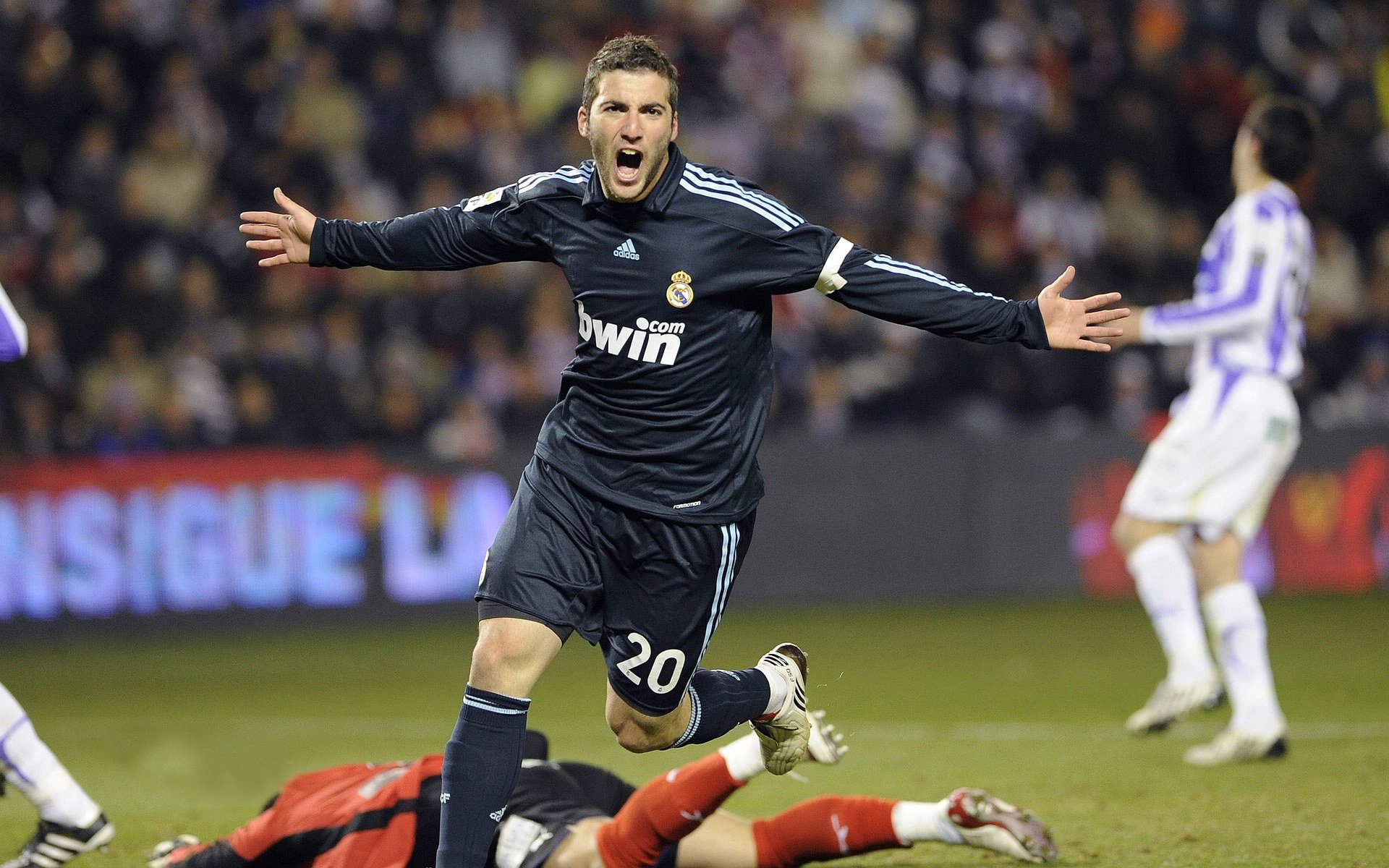 绝境逢生!文班亚马惊天一投定乾坤,掘金力克辽宁创历史