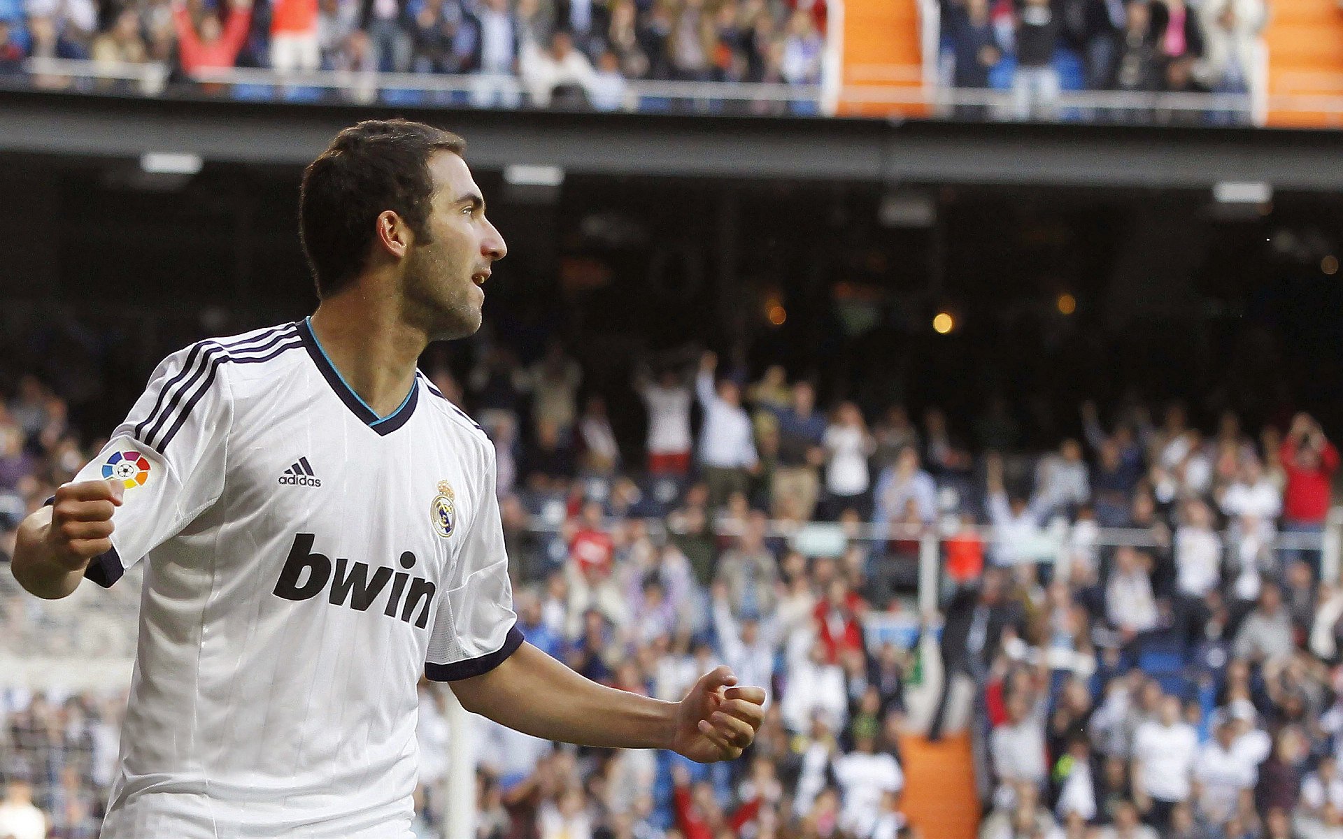 欧冠淘汰赛之夜,班凯罗打出生涯之夜,当新星在最高舞台升起