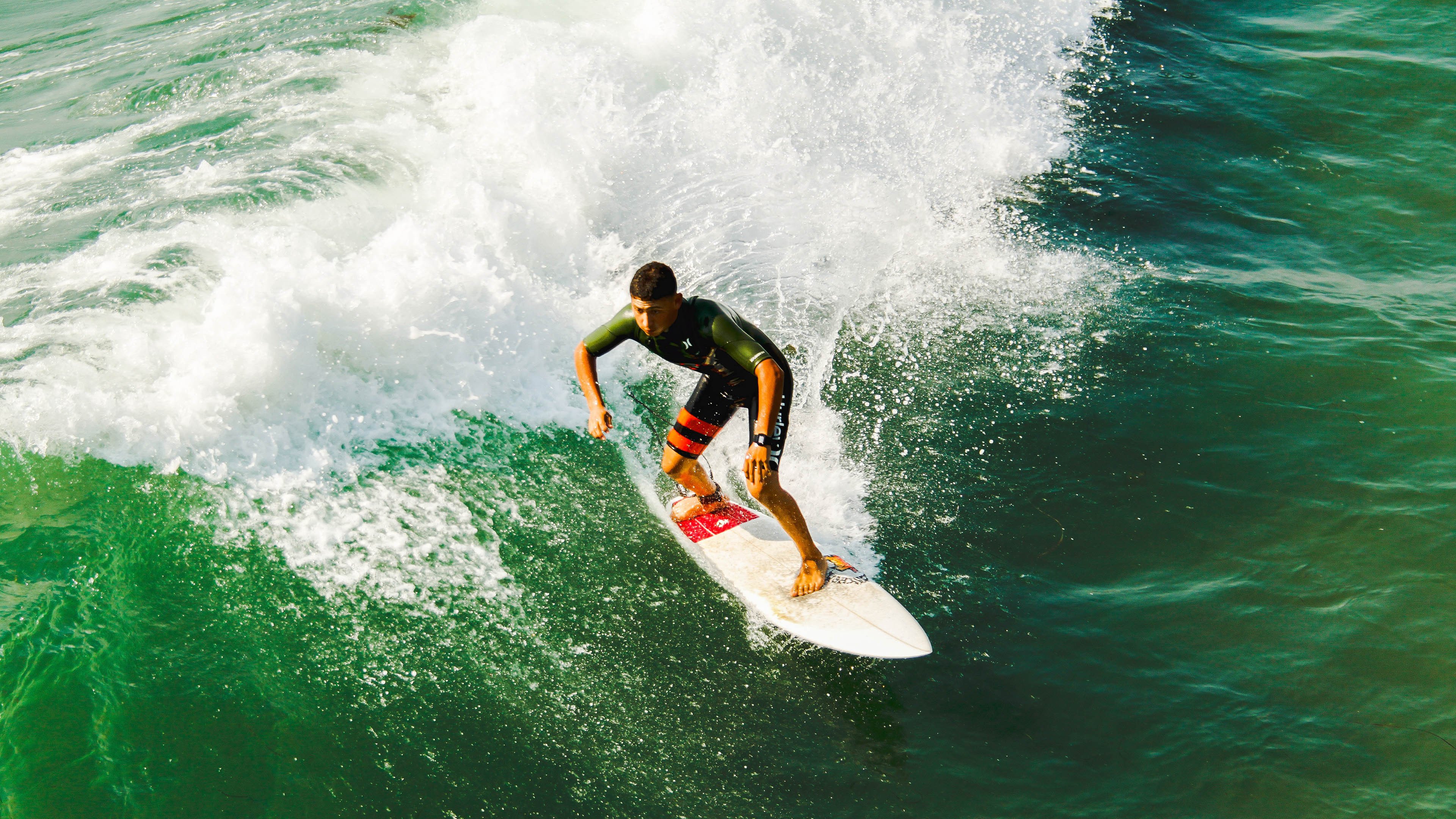 赛道风云,红牛二队轻取威廉姆斯,佩雷兹扛起全队